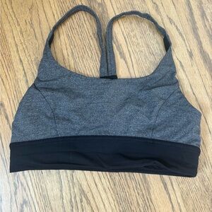 Lululemon size 4 sports bra